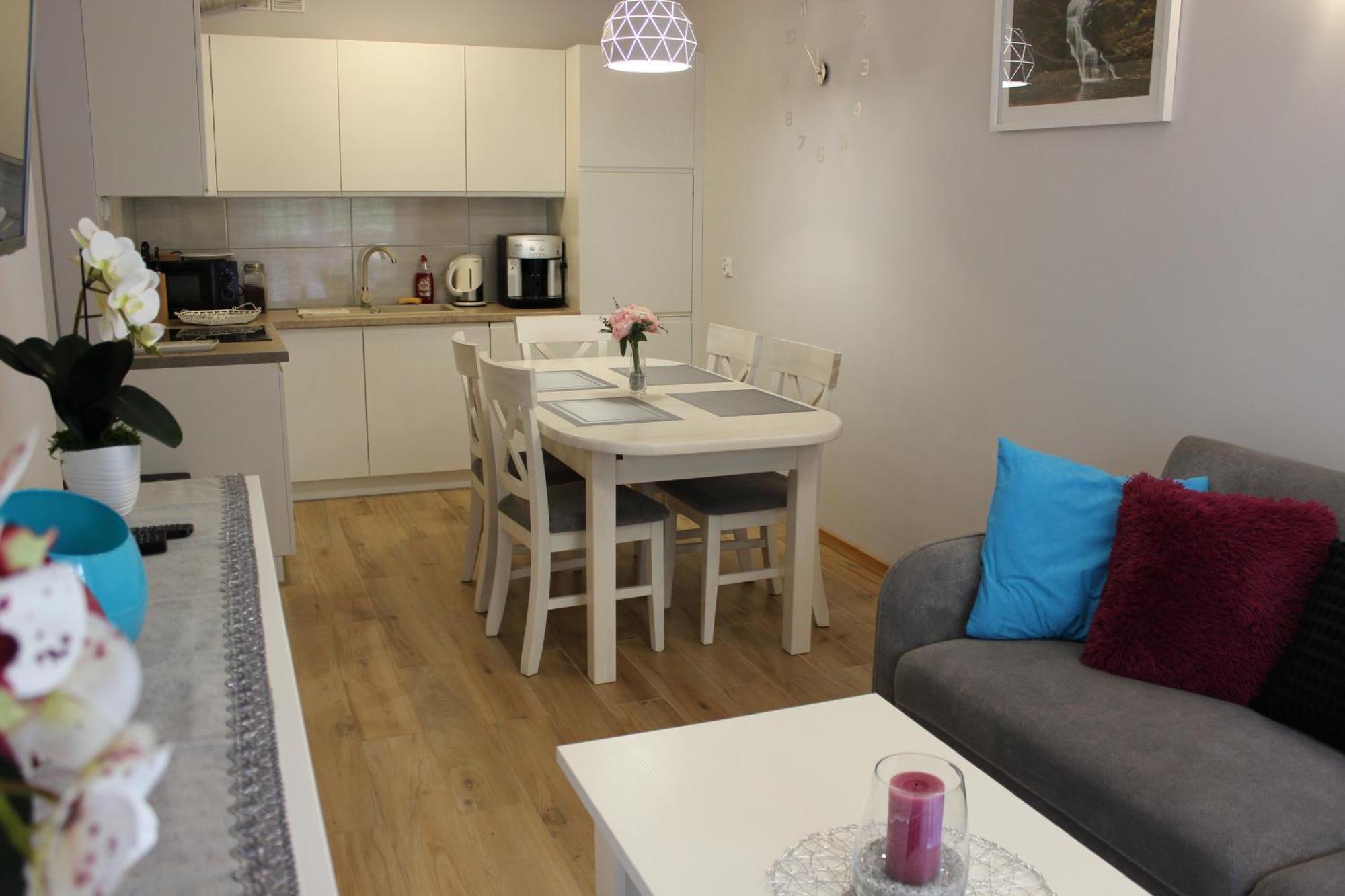 Apartament Blisko Centrum Z Garazem Karpacz Bagian luar foto