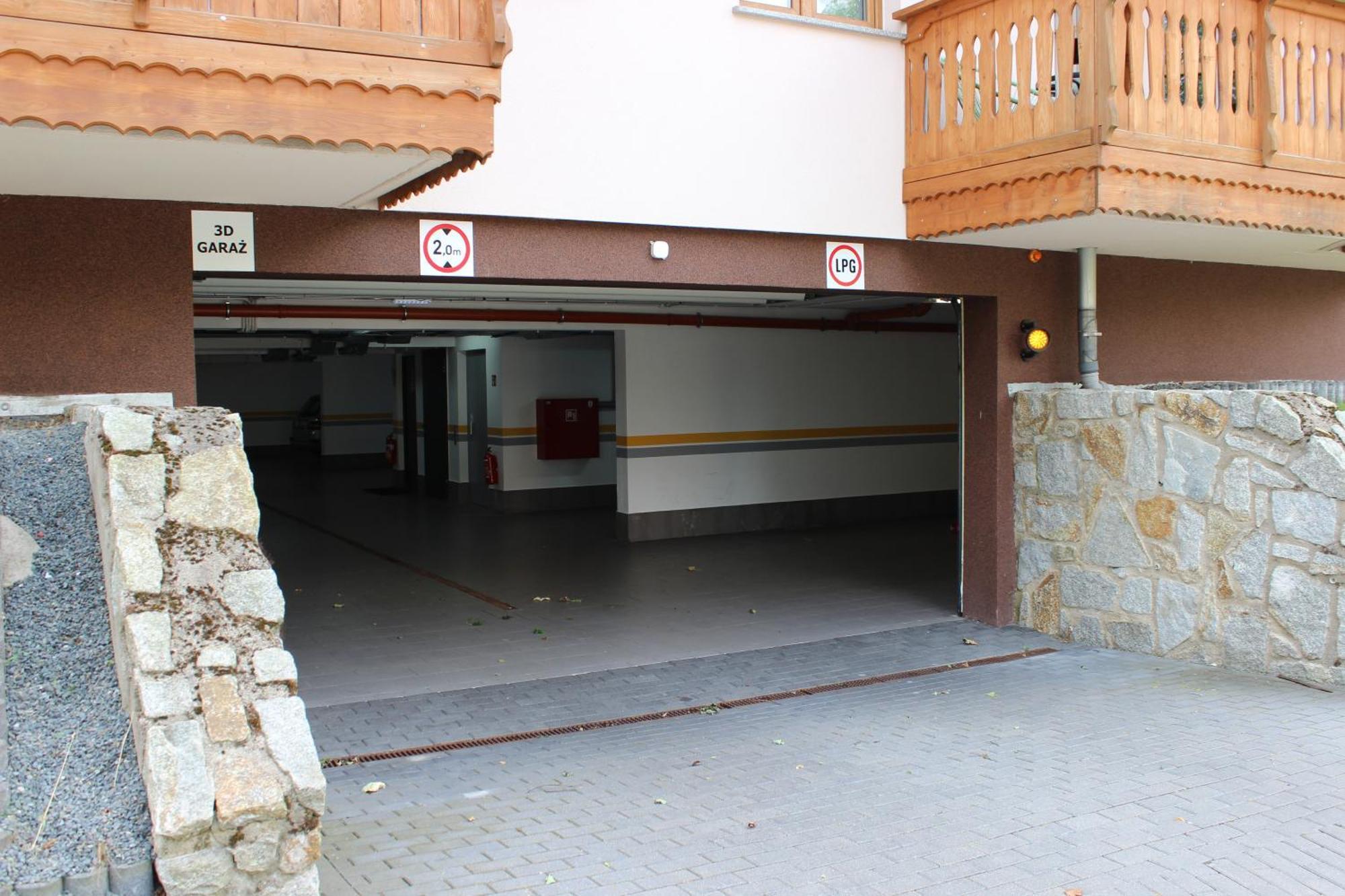 Apartament Blisko Centrum Z Garazem Karpacz Bagian luar foto